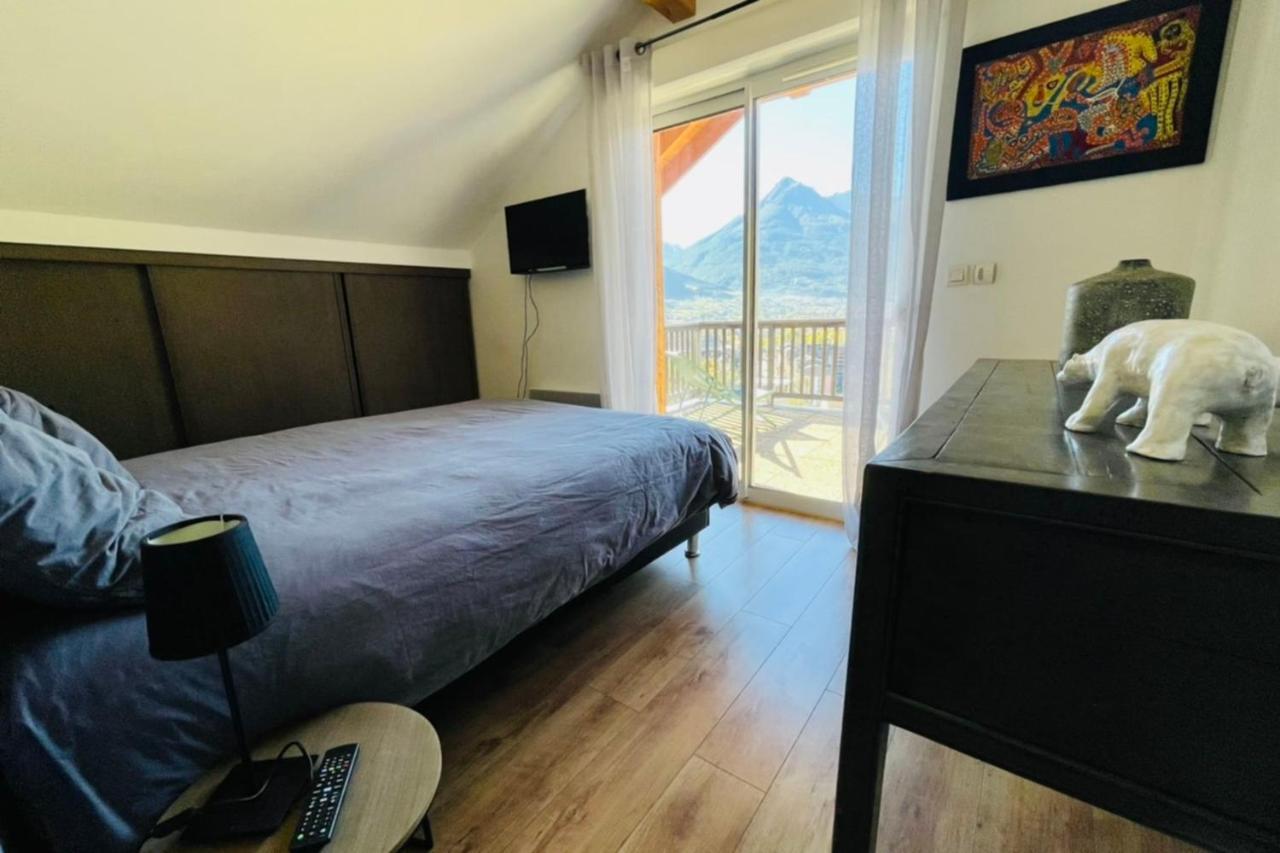 شقة Large Chalet With Terrace And View In Briancon المظهر الخارجي الصورة