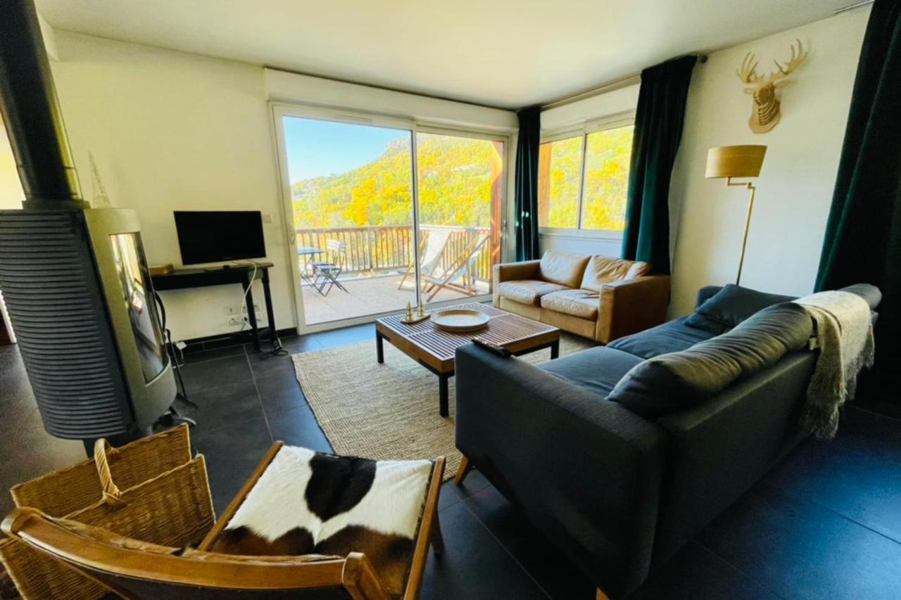 شقة Large Chalet With Terrace And View In Briancon المظهر الخارجي الصورة